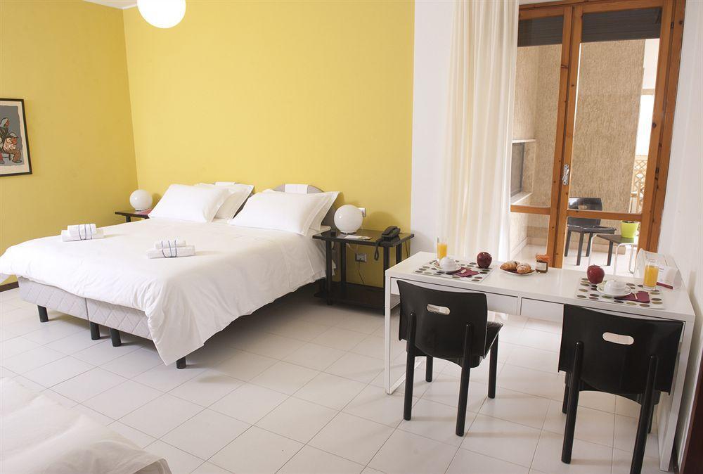 Hotel Zenit Salento Lecce Kültér fotó